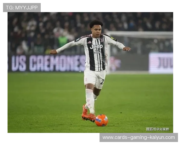 尤文通过中路推进制造威胁，麦肯尼挑射落在门顶