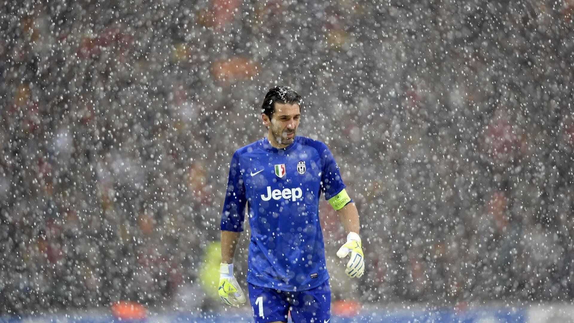 “高校操场一公里配速精准赛” 锻炼心中节拍器